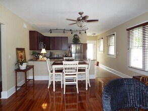 2460 Burlington Ave N in St. Petersburg, FL - Building Photo - Building Photo