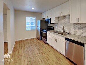 5631 53rd St in Sacramento, CA - Foto de edificio - Building Photo