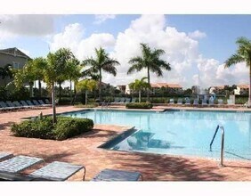 590 Amador Ln in West Palm Beach, FL - Building Photo - Building Photo
