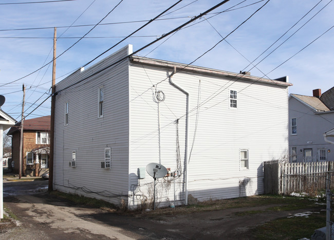 908 Union St in Lancaster, OH - Foto de edificio - Building Photo