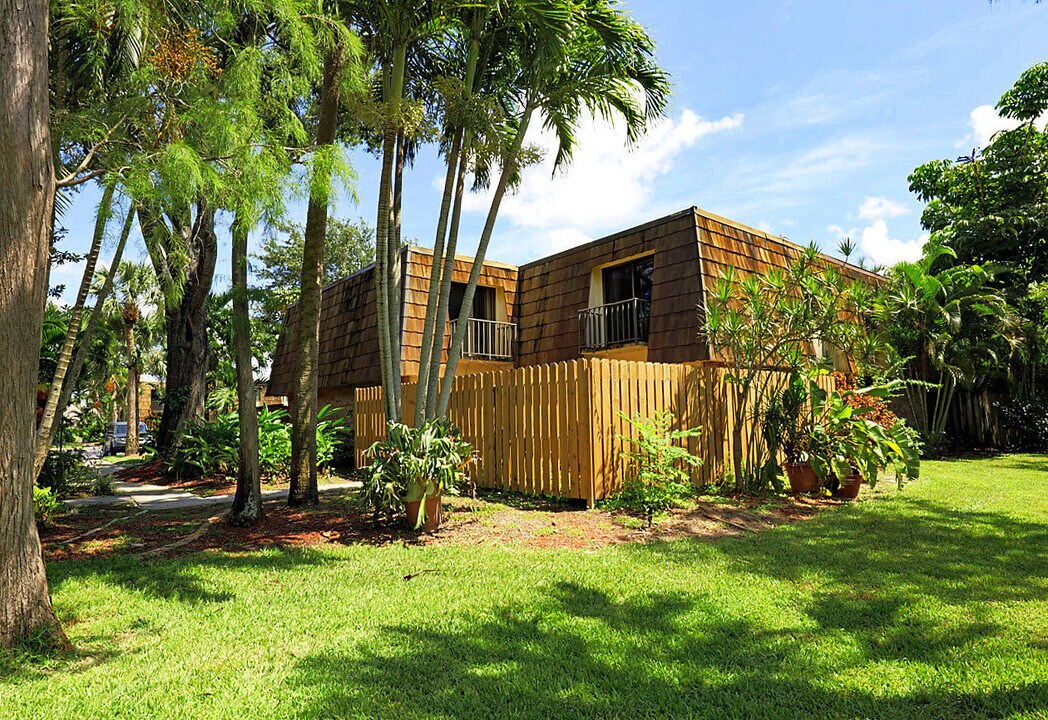 12341 Woodrose Ct in Ft. Myers, FL - Building Photo