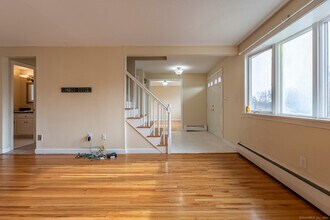 288 Candlewyck Dr in Newington, CT - Building Photo - Building Photo