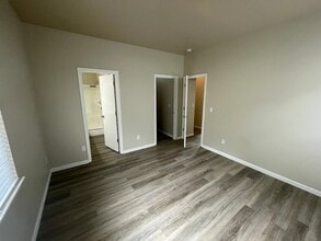 2807 V Ct SE in Auburn, WA - Foto de edificio - Building Photo