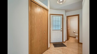 9427 Prairieview Trail N in Champlin, MN - Building Photo - Building Photo