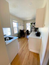 361 Western Ave, Unit 2 in Cambridge, MA - Foto de edificio - Building Photo