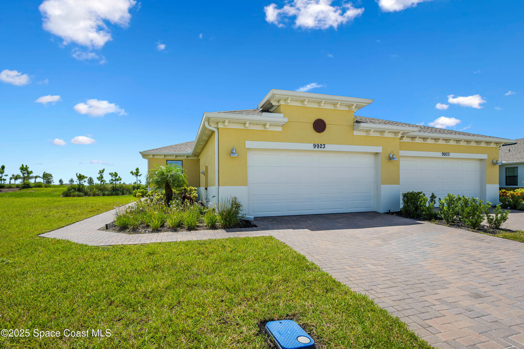 9923 Alister Dr in Melbourne, FL - Building Photo