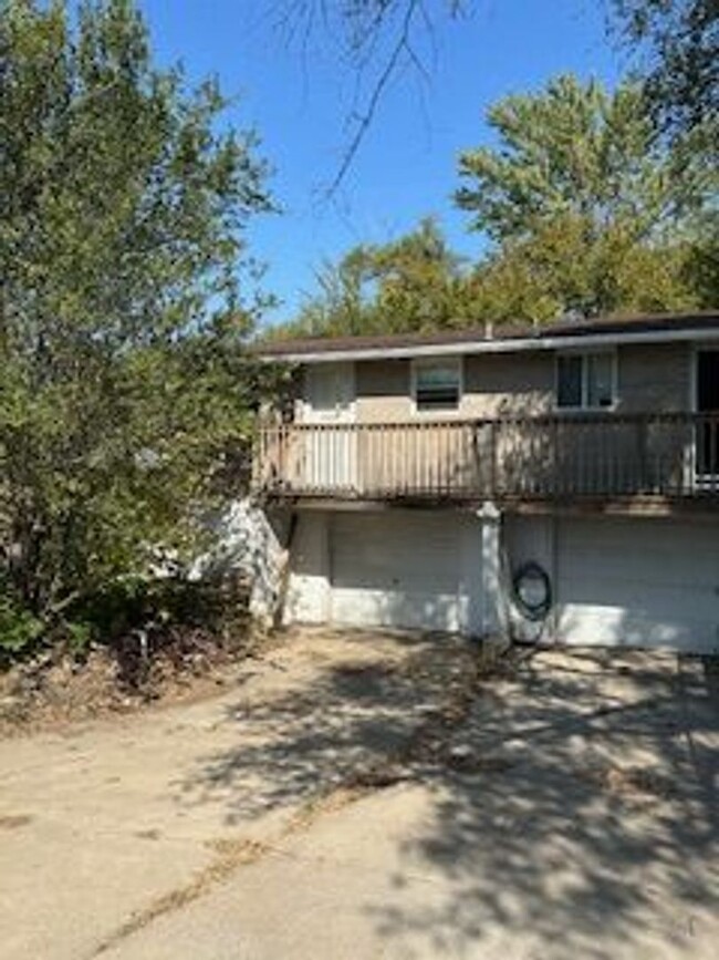 property at 11304 E Park St