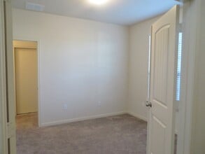 304 Potters Peak Way in Georgetown, TX - Building Photo - Building Photo