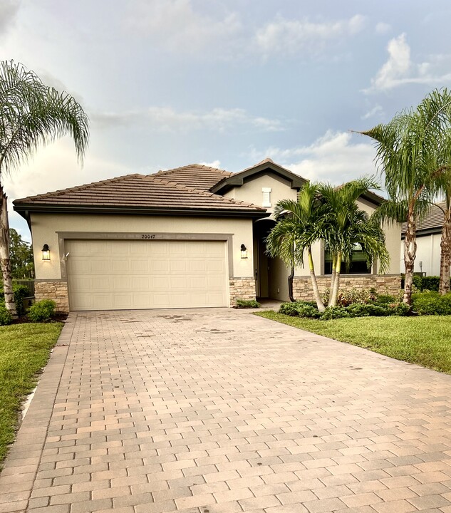 20047 Napa Loop in Estero, FL - Building Photo