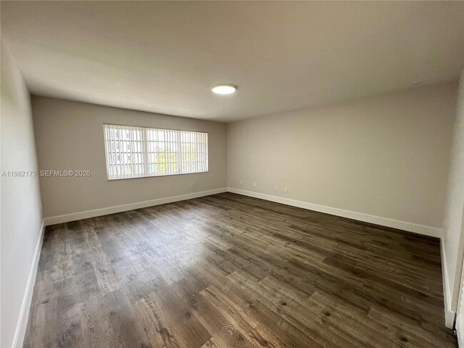 21133 SW 85th Ave, Unit 302 in Cutler Bay, FL - Foto de edificio - Building Photo