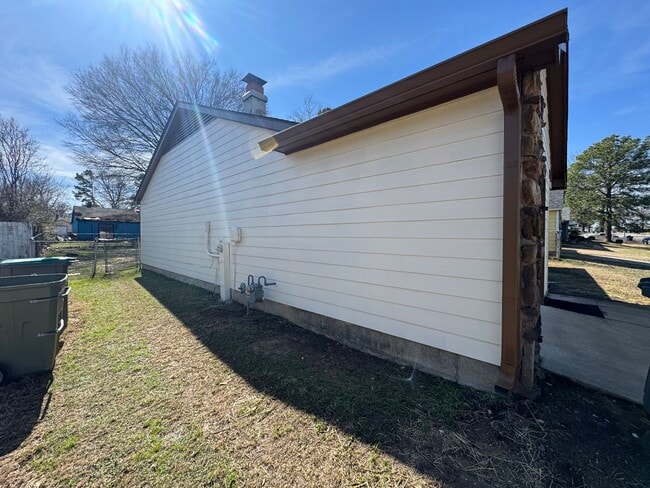 5735 Ballenmoor Dr in Memphis, TN - Building Photo - Building Photo