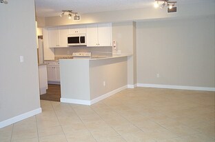 1865 Florida Club Dr in Naples, FL - Building Photo