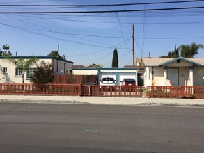 16415 Ardmore Ave in Bellflower, CA - Foto de edificio - Building Photo