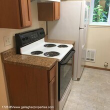 1726 NW 62nd St in Seattle, WA - Foto de edificio - Building Photo