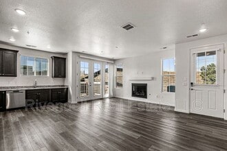 23548 E Ida Dr in Aurora, CO - Building Photo - Building Photo