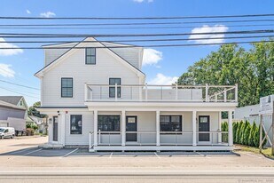 44 Williams Ave in Stonington, CT - Building Photo