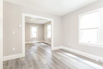 856 Broad St in Washington, PA - Building Photo - Building Photo