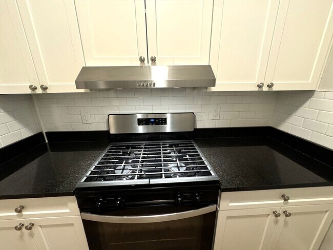 4 Langmaid Ave in Somerville, MA - Building Photo - Building Photo