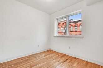 127 Clinton St in Hoboken, NJ - Building Photo - Building Photo