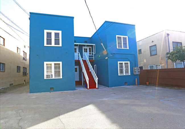 739 Manhattan Pl in Los Angeles, CA - Building Photo - Building Photo