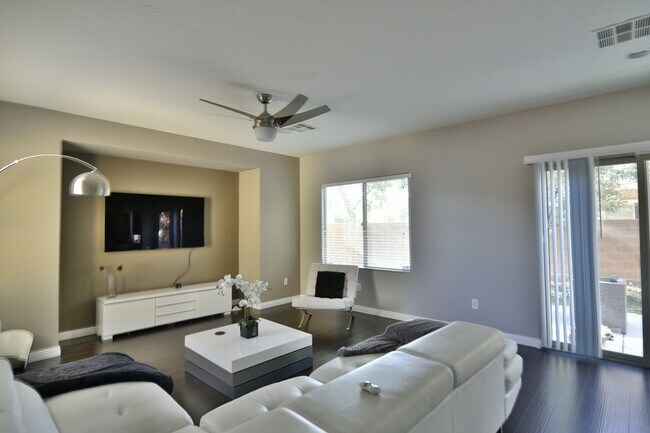 4448 W Carrier Dove St in North Las Vegas, NV - Building Photo - Building Photo