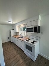 605 Andrew St in Newberg, OR - Building Photo - Building Photo