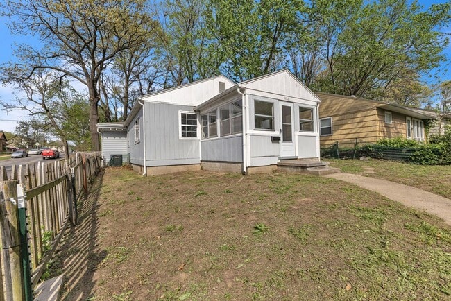 1102 N 22nd St in St. Joseph, MO - Building Photo - Building Photo