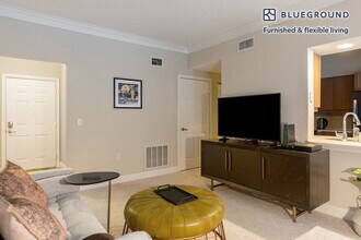 110 Kodiak Way, Unit FL1-ID1026 in Waltham, MA - Foto de edificio - Building Photo