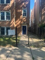 4872 W Homer St, Unit 1st Floor in Chicago, IL - Building Photo