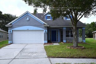 6649 Cambridge Park Dr in Apollo Beach, FL - Building Photo