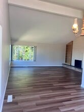 2717 Trousdale Dr in Burlingame, CA - Building Photo - Building Photo