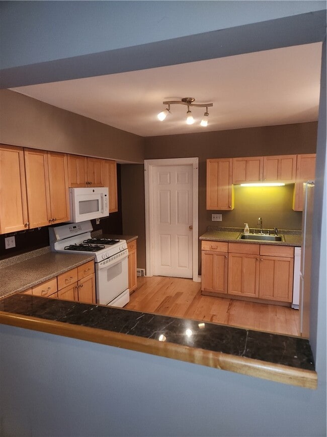 57 Rowley St in Rochester, NY - Building Photo - Building Photo