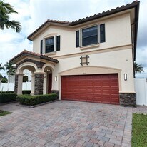 8618 W 33rd Ave in Hialeah, FL - Building Photo