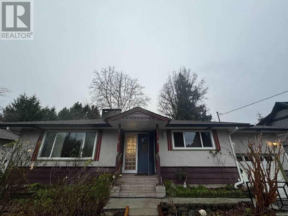 11691 Carr St in Maple Ridge, BC - Building Photo