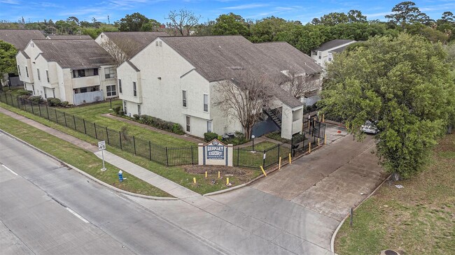 property at 7313 Gulf Fwy