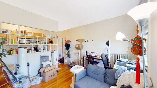 1073 Beacon St, Unit 7 in Brookline, MA - Building Photo - Building Photo