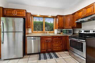 425 Taconic Rd in Greenwich, CT - Building Photo - Building Photo