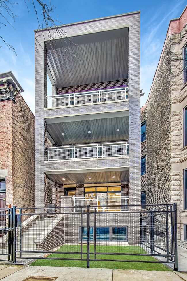 1042 S Oakley Blvd, Unit unit3 in Chicago, IL - Foto de edificio - Building Photo