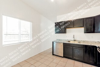 2502 N Columbus Blvd in Tucson, AZ - Building Photo - Building Photo