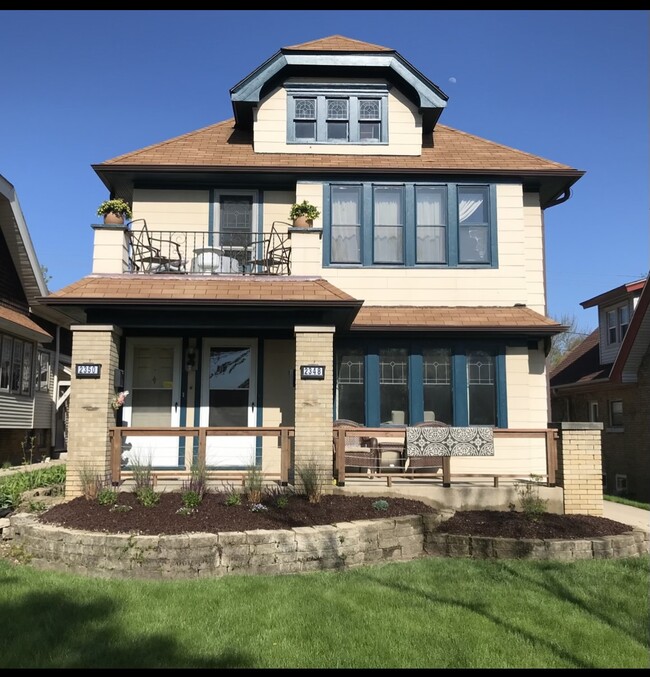 2350 N 58th St, Unit Uptown Gem