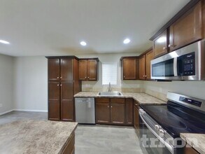 2514 194th St Ct E in Spanaway, WA - Foto de edificio - Building Photo