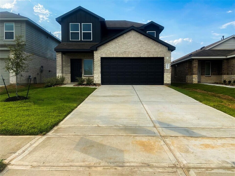 5235 Creekstone Rise Ln in Spring, TX - Building Photo