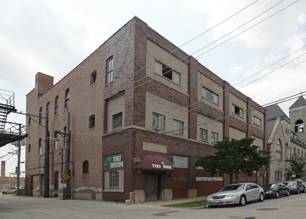 55-61 E 24th St in Chicago, IL - Building Photo