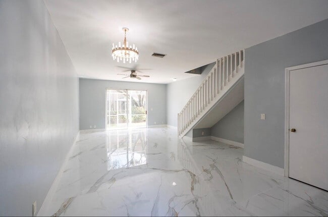 property at 1928 Madeira Dr