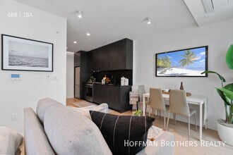 3688 Overland Ave, Unit 711 in Los Angeles, CA - Foto de edificio - Building Photo