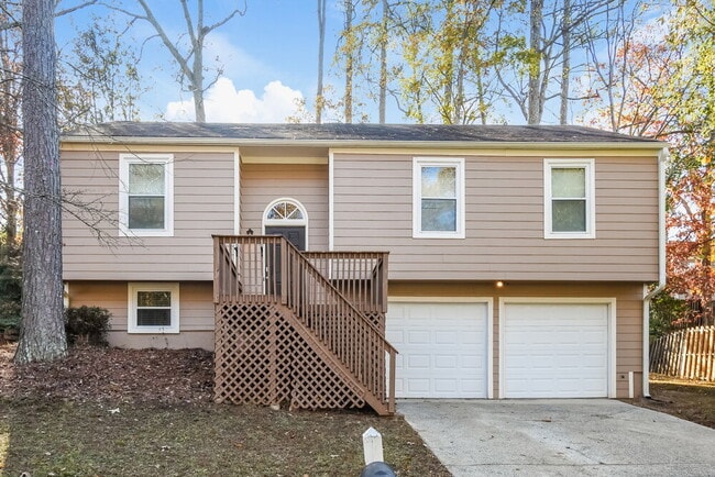 property at 1813 Cres Hill Dr NW