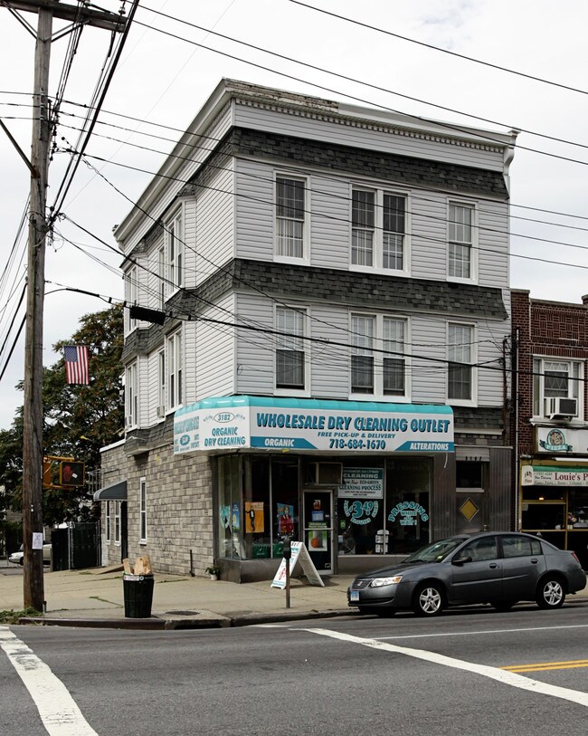 3182 E Tremont Ave