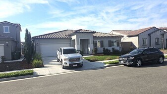 10809 Asuncion Pl in Bakersfield, CA - Building Photo