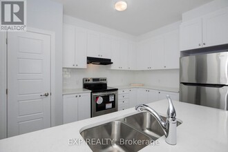 96 Ballinora Ln. in Ottawa, ON - Building Photo - Building Photo