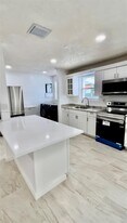 1800 SW 87th Ave in Miami, FL - Building Photo